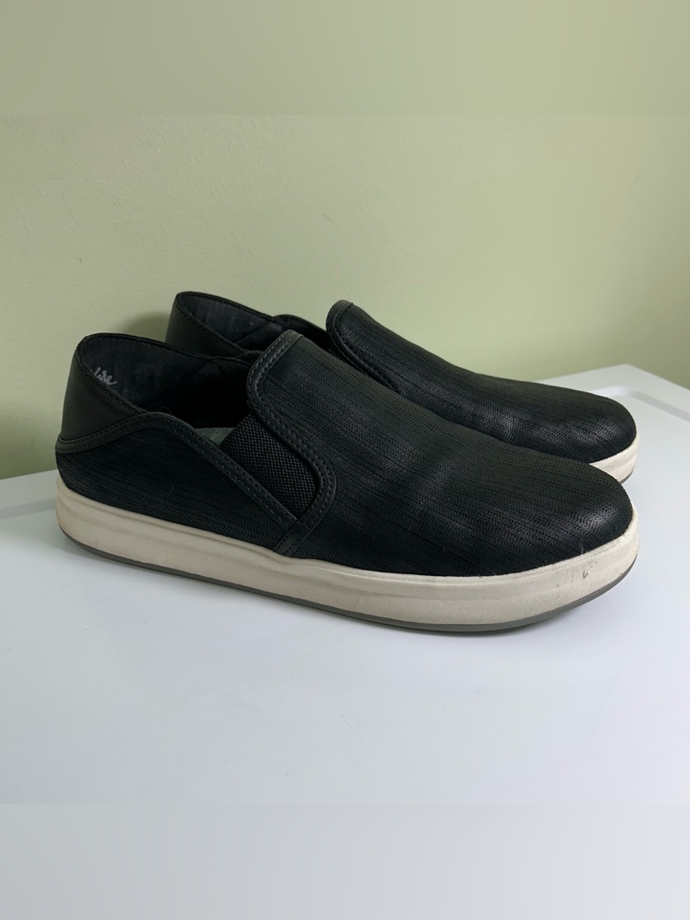OluKai Ki‘ihele 'Ili Shoes Women 11 Black Leather Slip On Sneakers Casual Loafer